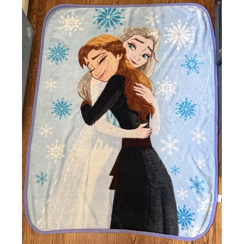 Disney Frozen Anna & Elsa Blue Snowflake Fleece Throw Blanket